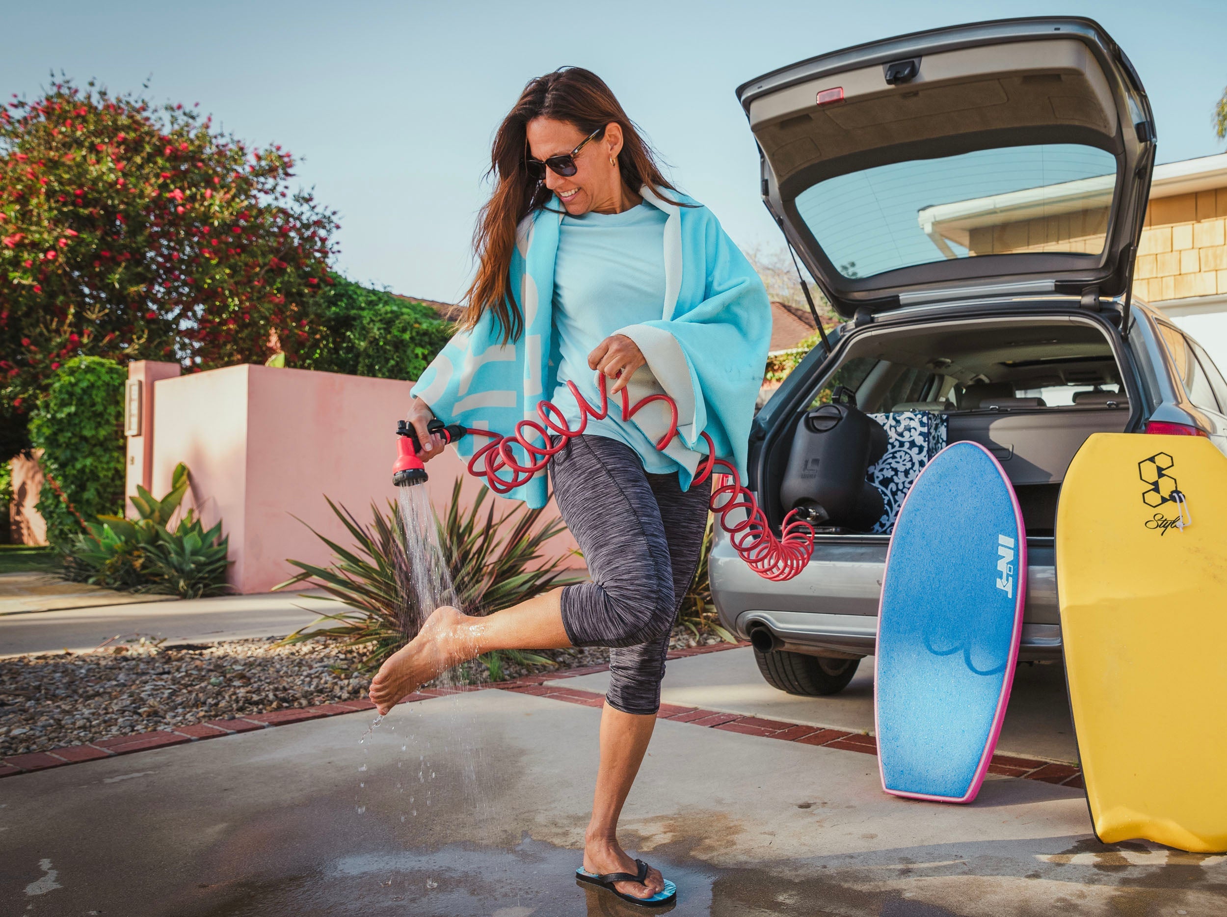 Stylish LEITNER Designs HydroPod Carry Portable Shower Kit – Rhino