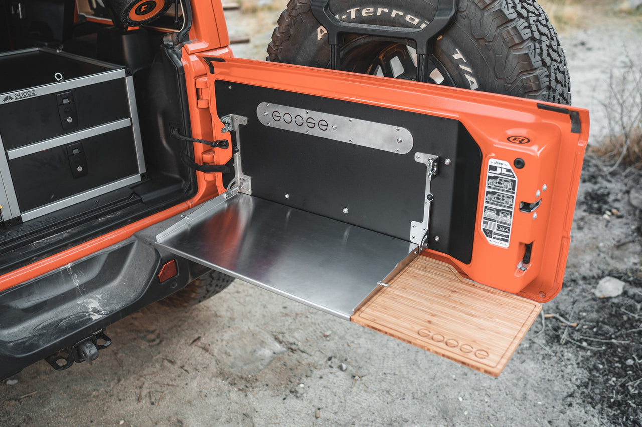 GOOSE GEAR Jeep Wrangler 2018-Present JL / JLU - Goose Gear Tailgate Table