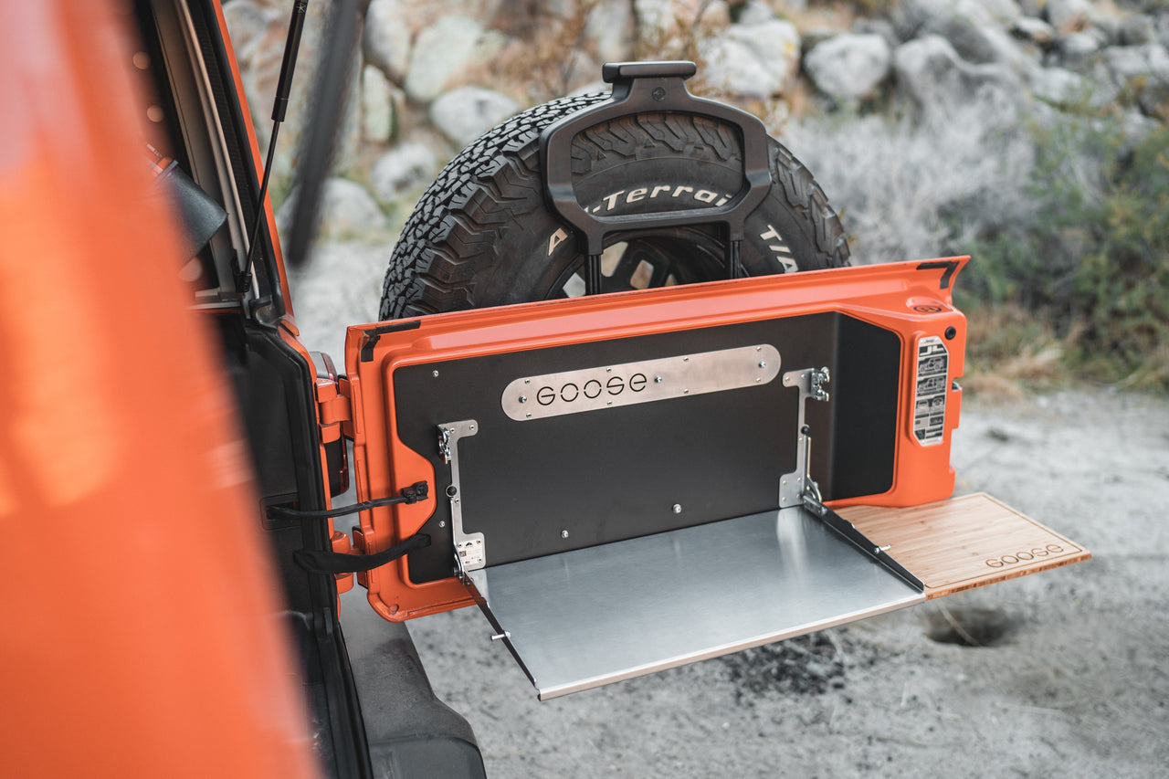 GOOSE GEAR Jeep Wrangler 2018-Present JL / JLU - Goose Gear Tailgate Table