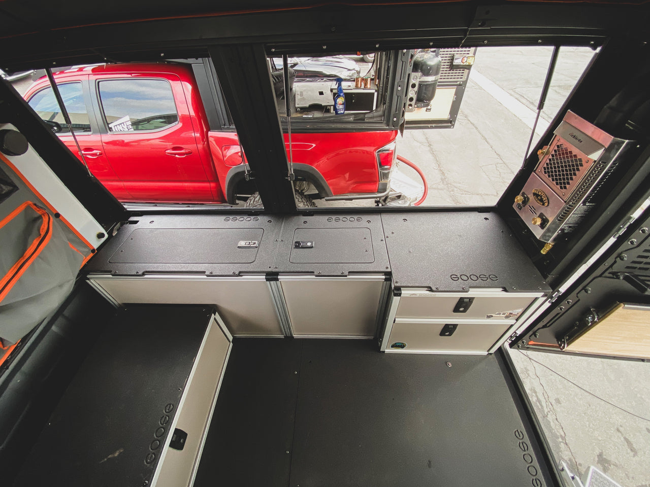 GOOSE GEAR Alu-Cab Alu-Cabin Toyota Tundra 2014-2021 2.5 Gen. - Middle Utility Module - 6'5" Bed
