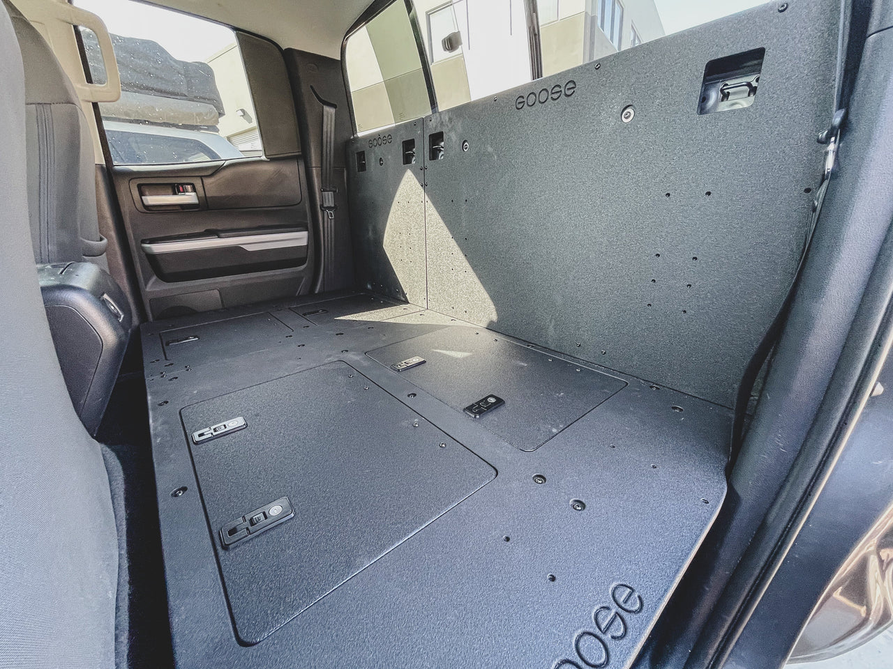 GOOSE GEAR Toyota Tundra 2014-2021 2.5 Gen. Double Cab - Second Row Seat Delete Plate System