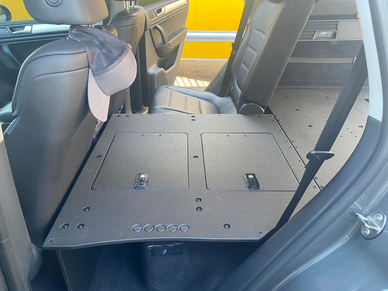 GOOSE GEAR Volkswagen Touareg 2011-2017 2nd Gen. - Second Row Seat Delete Plate System