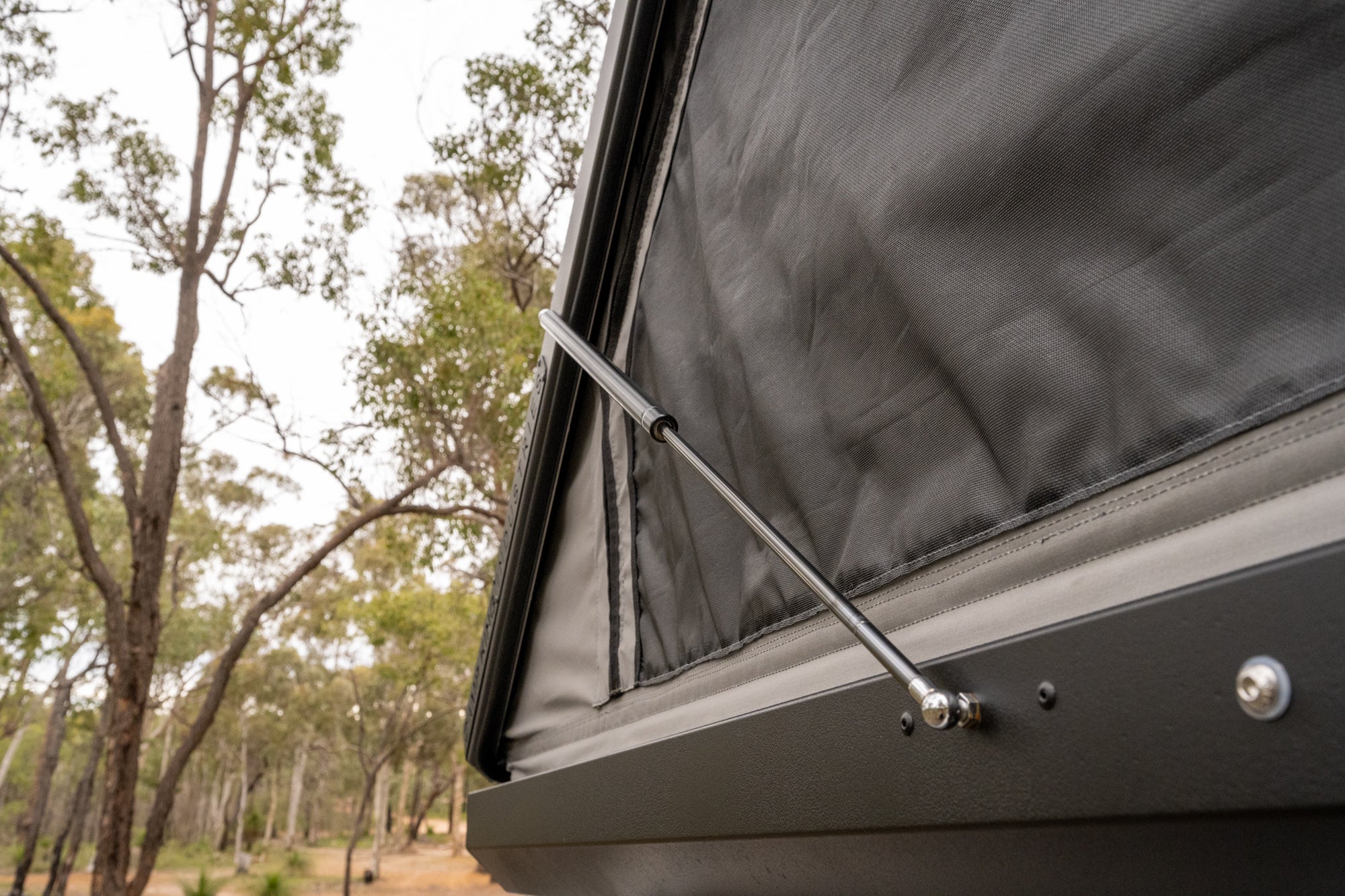 rhino tent Camp King Aluminum Roof Top Tent
