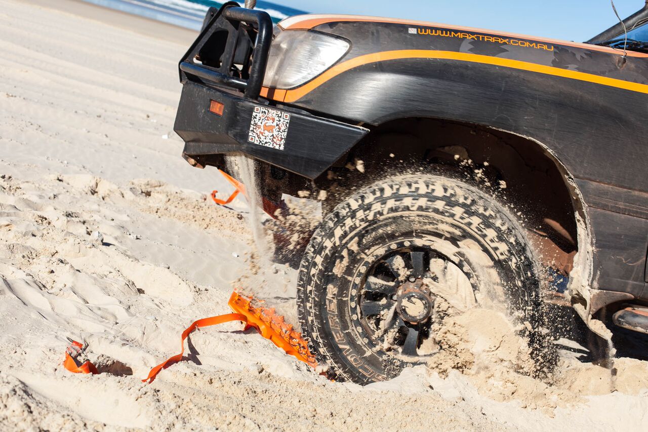 maxtrax recovery board with telltale leash