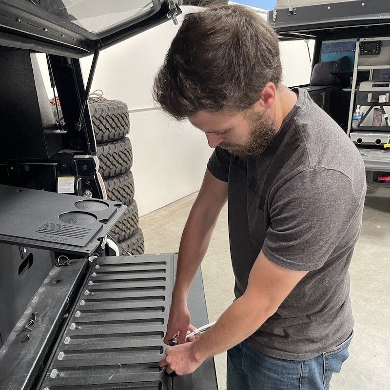 Mountain Hatch Tailgate Table install