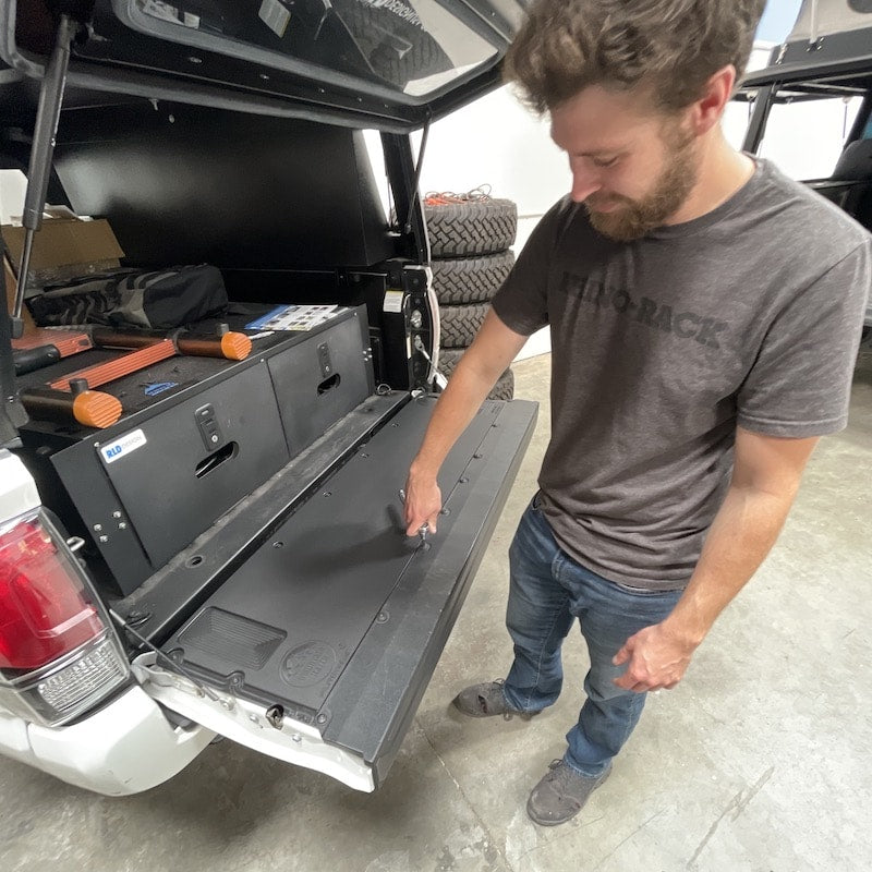 Mountain Hatch Tailgate Table install